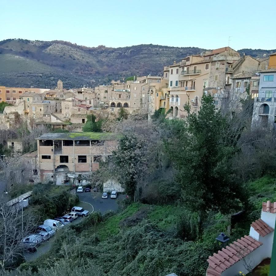 Апартаменты Semplicemente Casa, Via S Valerio 42 Тиволи Экстерьер фото